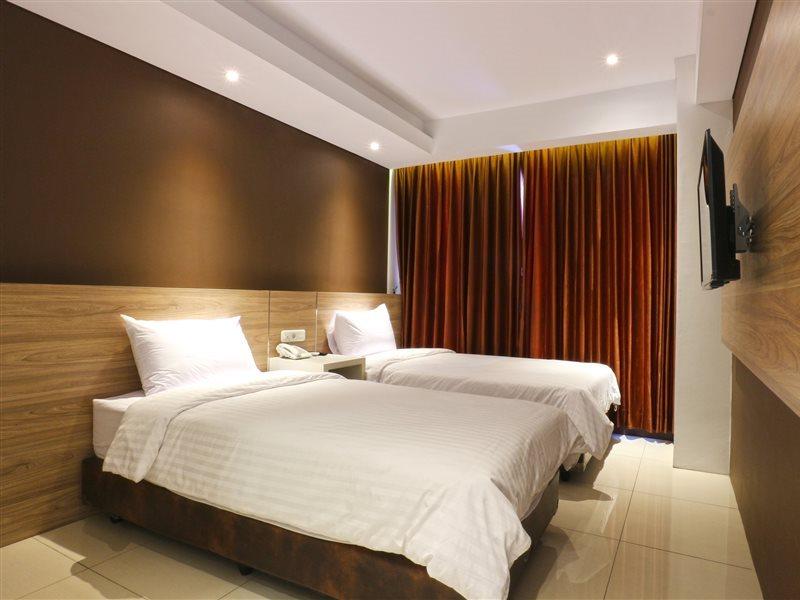 Kampioen Bed & Breakfast Bandung Exterior photo