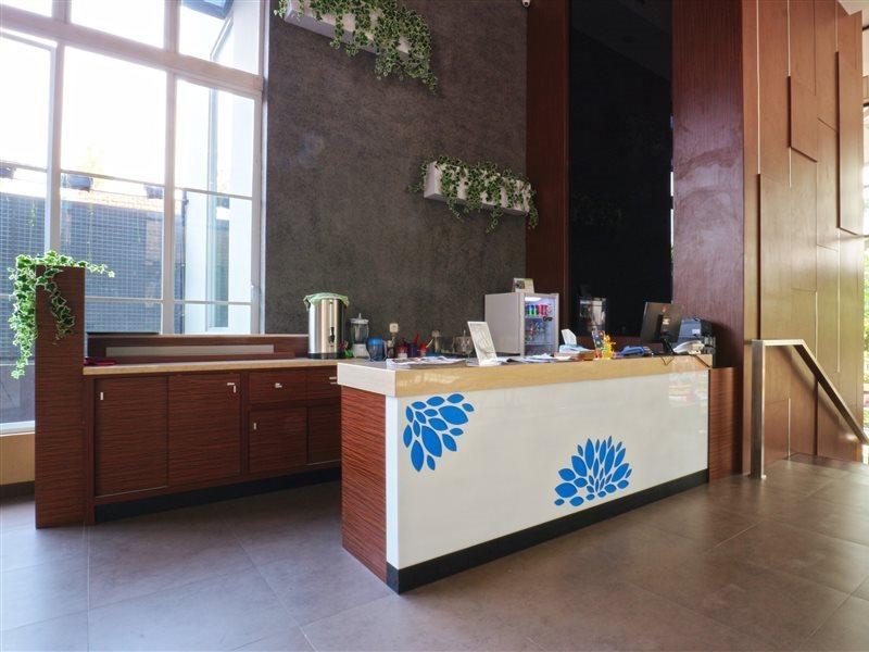Kampioen Bed & Breakfast Bandung Exterior photo