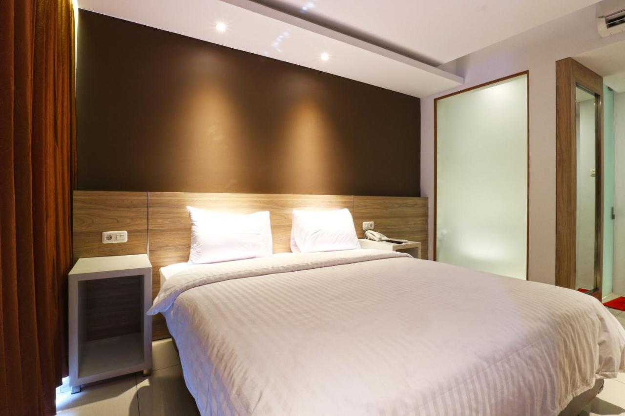 Kampioen Bed & Breakfast Bandung Exterior photo