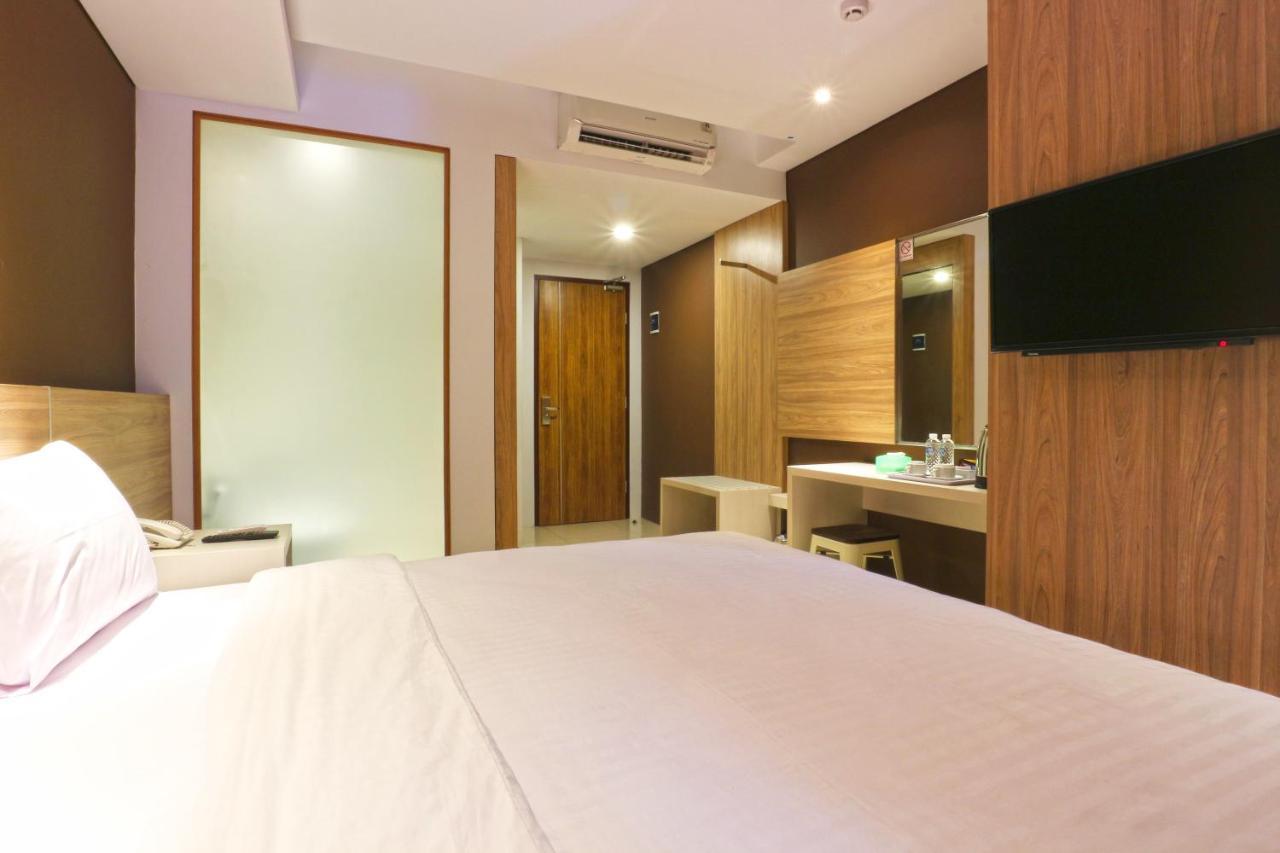 Kampioen Bed & Breakfast Bandung Exterior photo