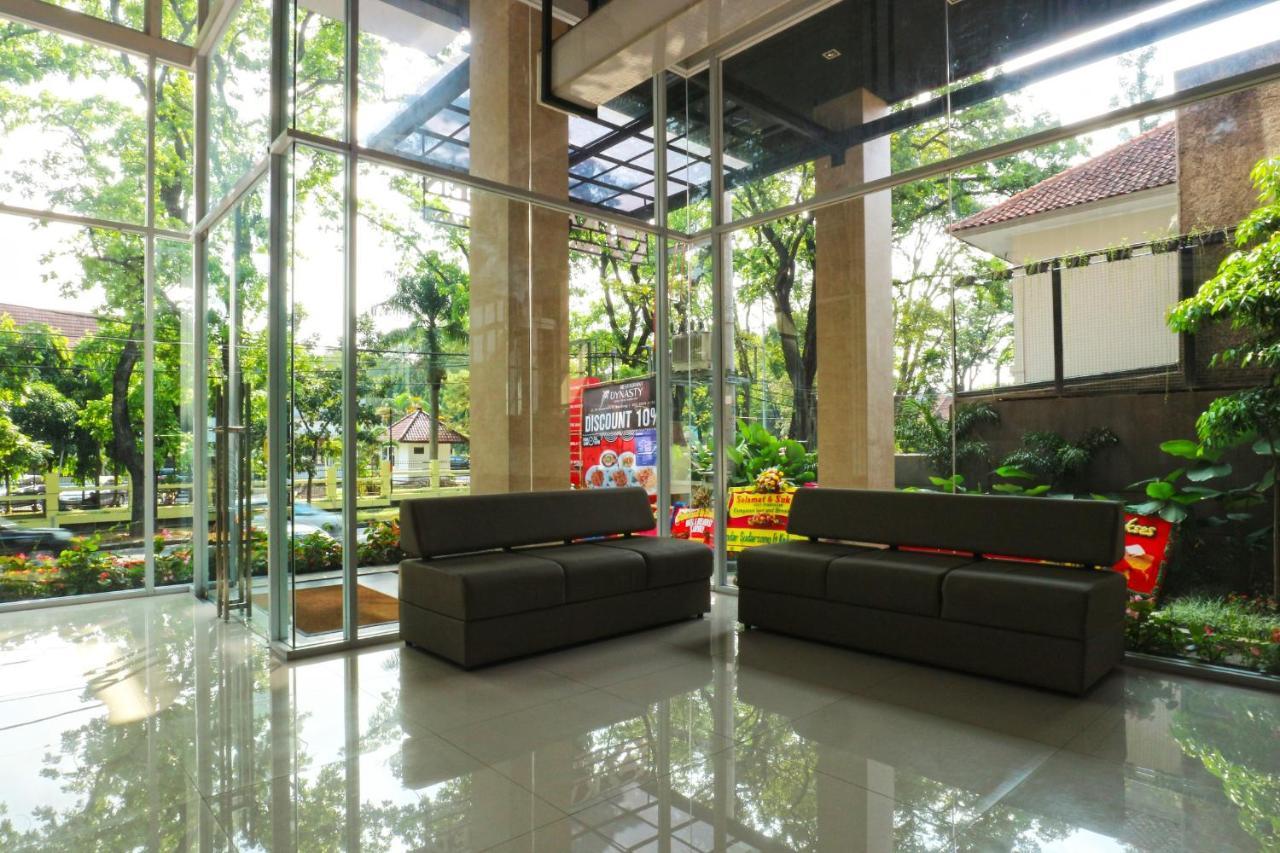 Kampioen Bed & Breakfast Bandung Exterior photo